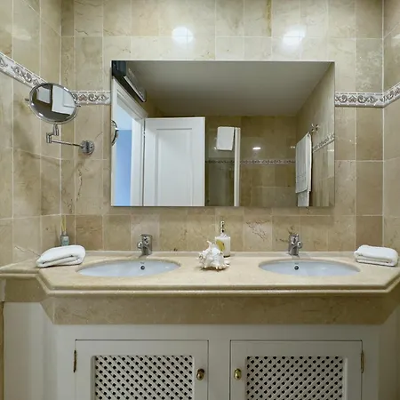 Alicate Apartment